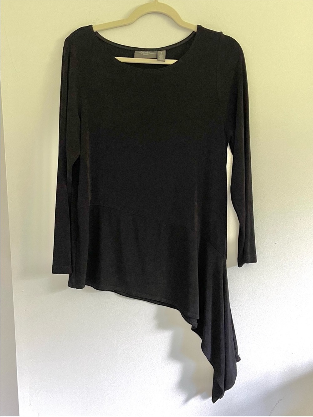 Chicos Travelers Black Long Sleeve Asymmetic Anti Wrinkle Quiet Luxury Tunic Top